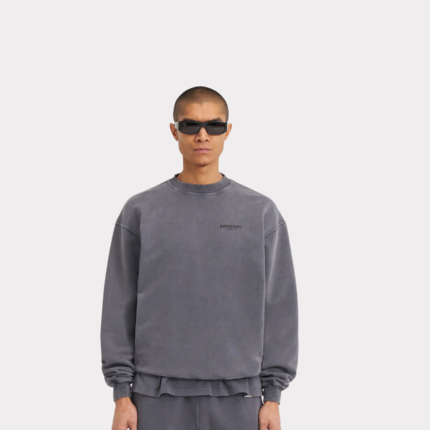Grey oversized sweatshirt front view with relaxed fit